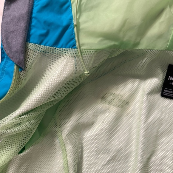 North face women’s small rain Jacket - Picture 7 of 7